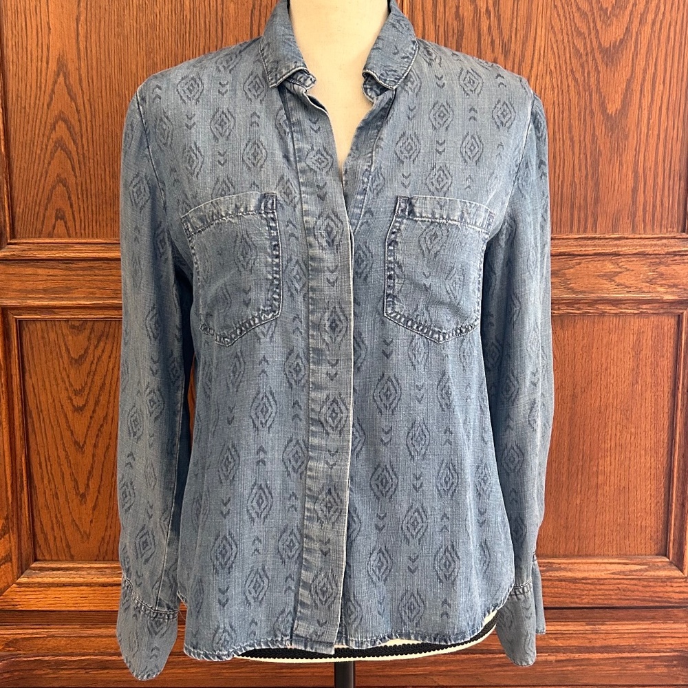 Anthropologie Cloth & Stone Blue Chambray Button Down Shirt W/Aztec Pattern XS